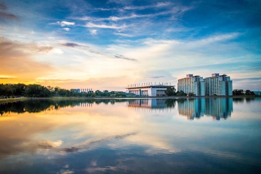 V.Hotel & Resort Hat Yai Exterior photo