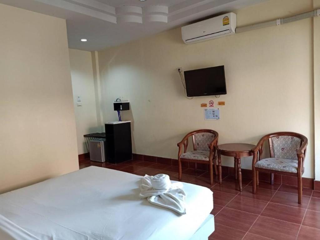 V.Hotel & Resort Hat Yai Exterior photo